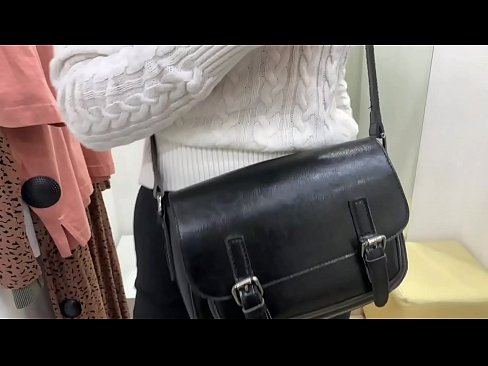 ❤️ Masturbasyona giştî ya keçika ciwan FeralBerry bi dilopek li jûreya fitarê ❤️❌ Super seks li ku.porno-negrov.ru ❌❤