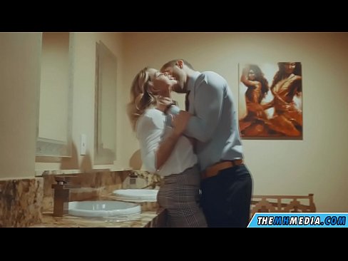 ❤️ Gava ku blondeyek busty we di nav hewşek gelemperî de dixapîne ❤️❌ Super seks li ku.porno-negrov.ru ❌❤